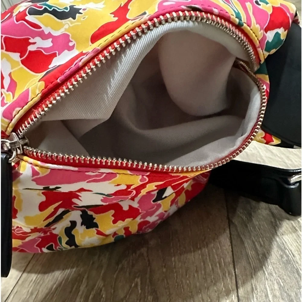 🌸💐Le Tennaur Colorful Bouquet Print Hobo Purse -🌸💐